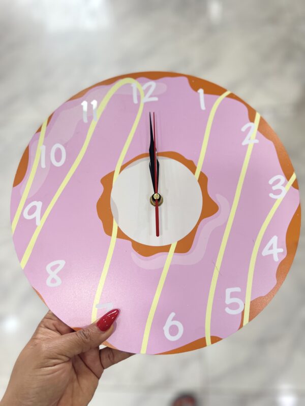 3d doughnut design clock with cream drip